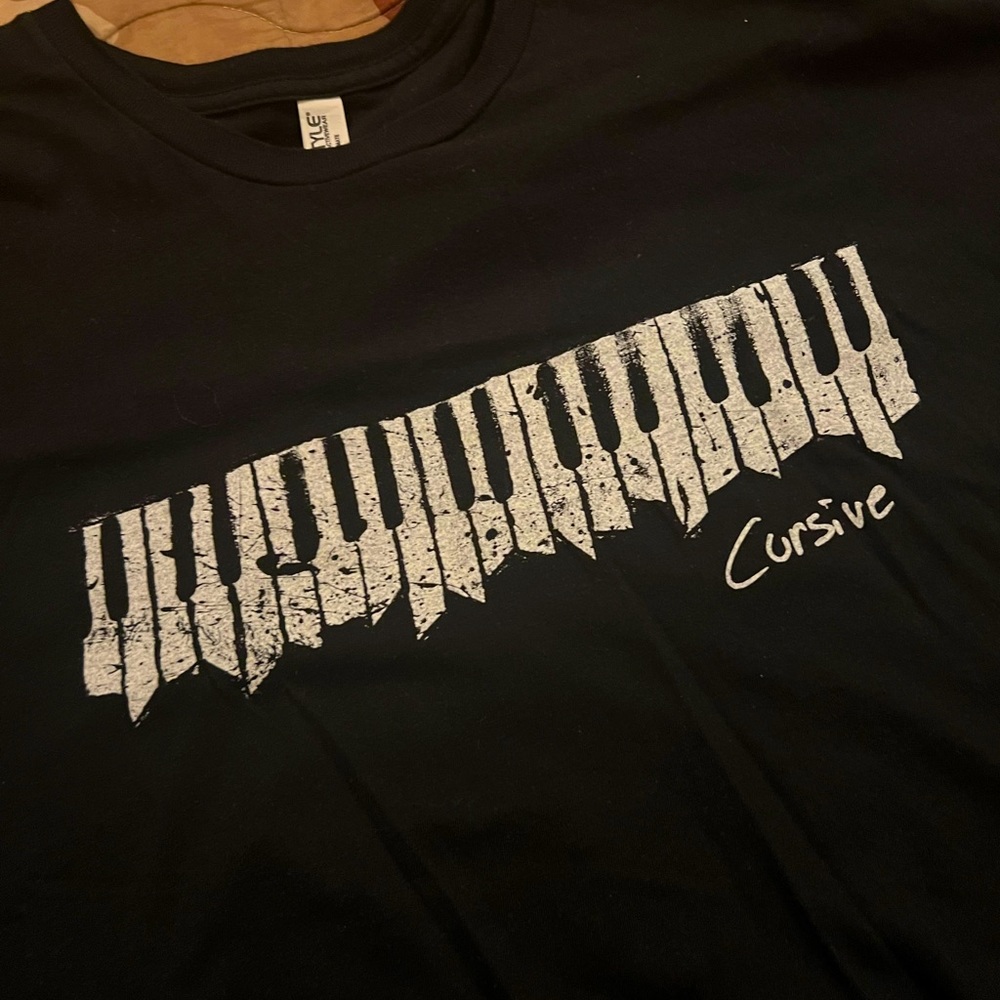 Cursive band shirt - Size: XXL
